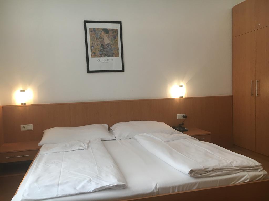 Hotel Pension Ani-Falstaff Viena